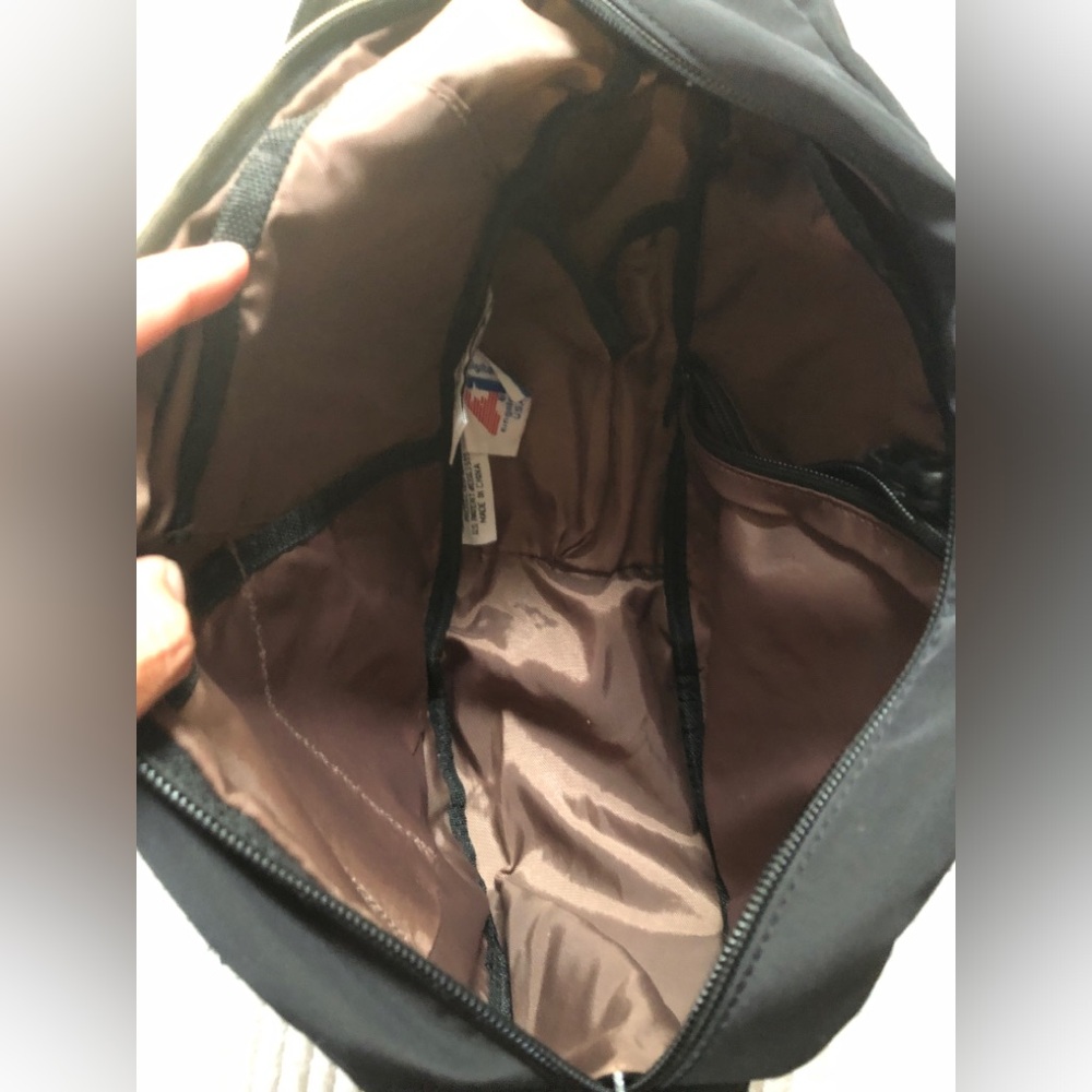 L.L. Bean sling bag - Picture 4 of 15